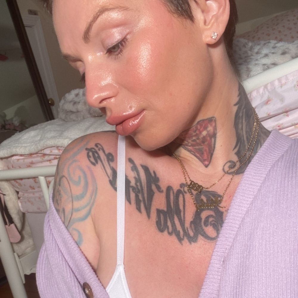 Meet your Posher, Ashley